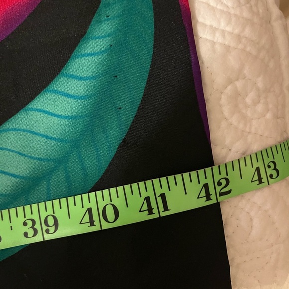 Hilo Hatties Multicolor Tropical Print Mumu, size Medium, Birds of Paradise - Picture 6 of 7